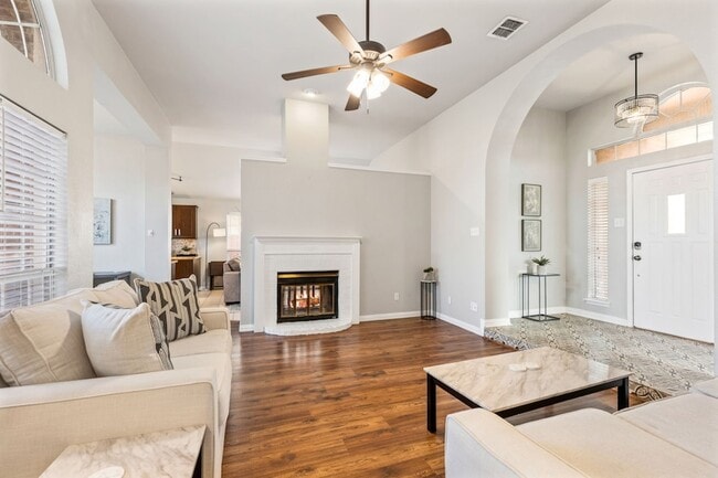 Building Photo - 4709 Justin Dr