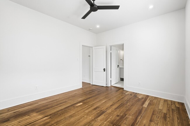 Building Photo - 2122 Hardy St