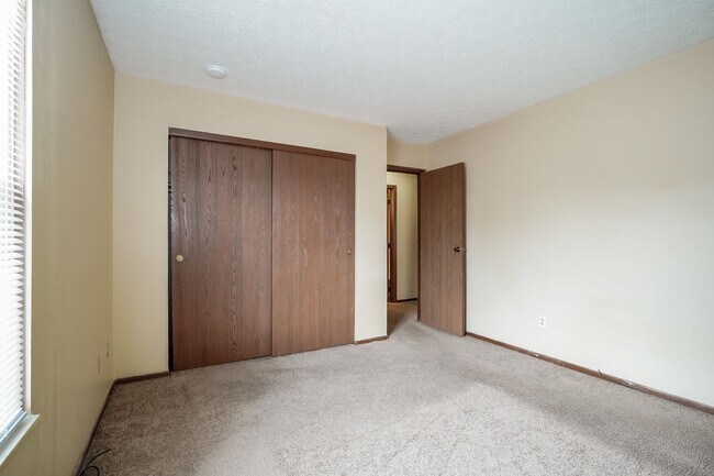 Building Photo - 2510-2512 THIMBLEBERRY