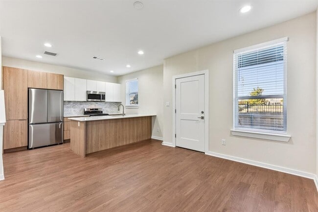 Building Photo - 17012 Marsh Wren Pass