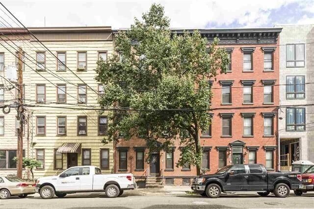 Building Photo - 719 Adams St