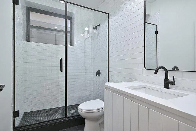 Building Photo - 5731 N Winthrop Ave