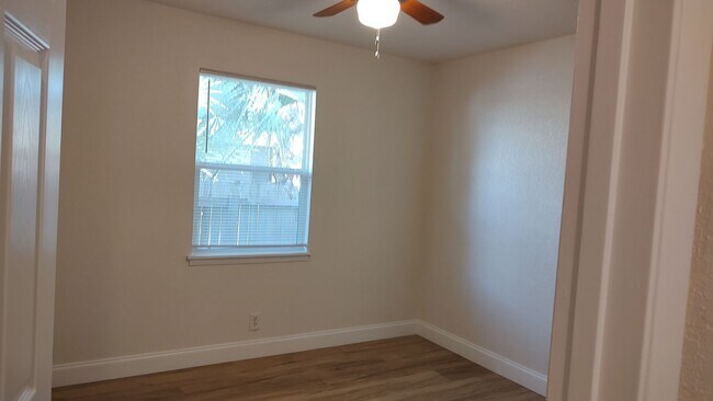Building Photo - 6217 Pinetree Ave