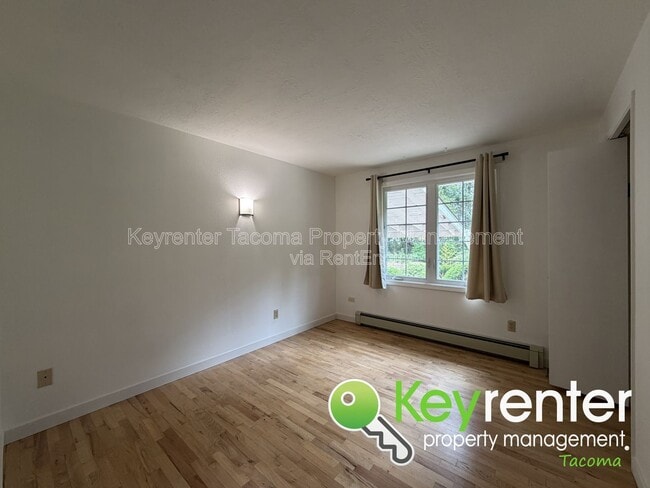 Building Photo - 629 Sandra Lee Ct SE