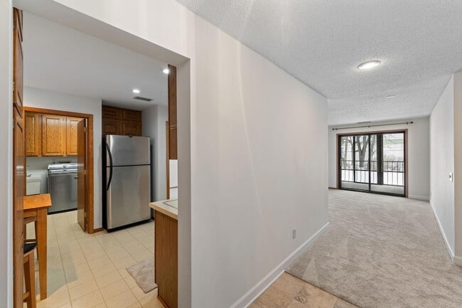 Building Photo - 7200 Cahill Rd