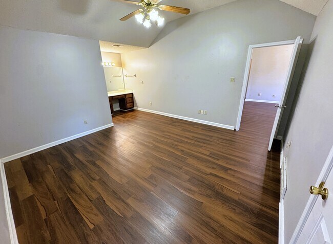 Building Photo - 2819 Hidden Creek Cove