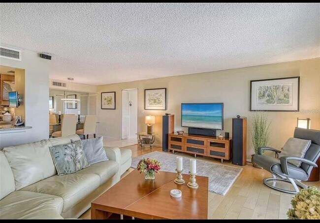 Building Photo - 2295 Gulf of Mexico Dr