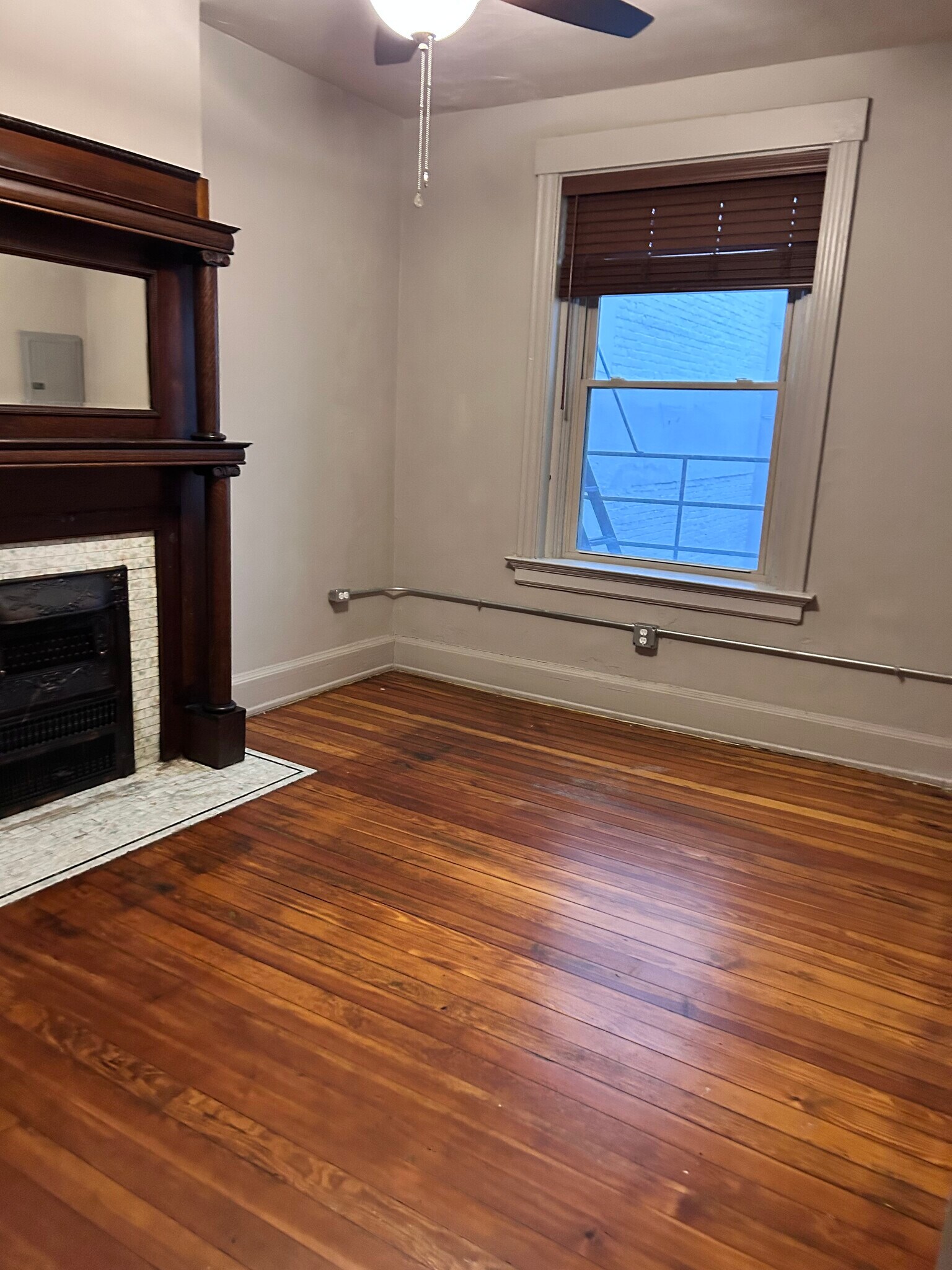 Building Photo - 14 W Court St