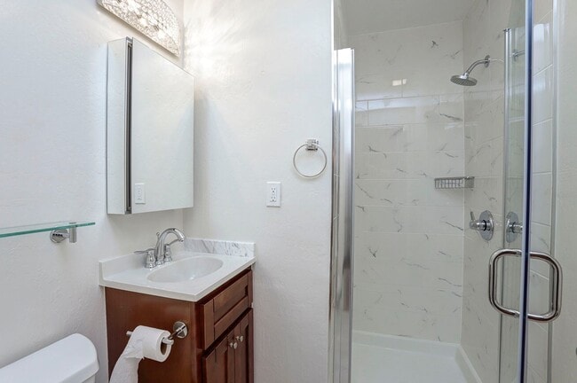 Building Photo - Updated & super clean 3 Bed/ 2 Bath Daly City home. YouTube Tour!