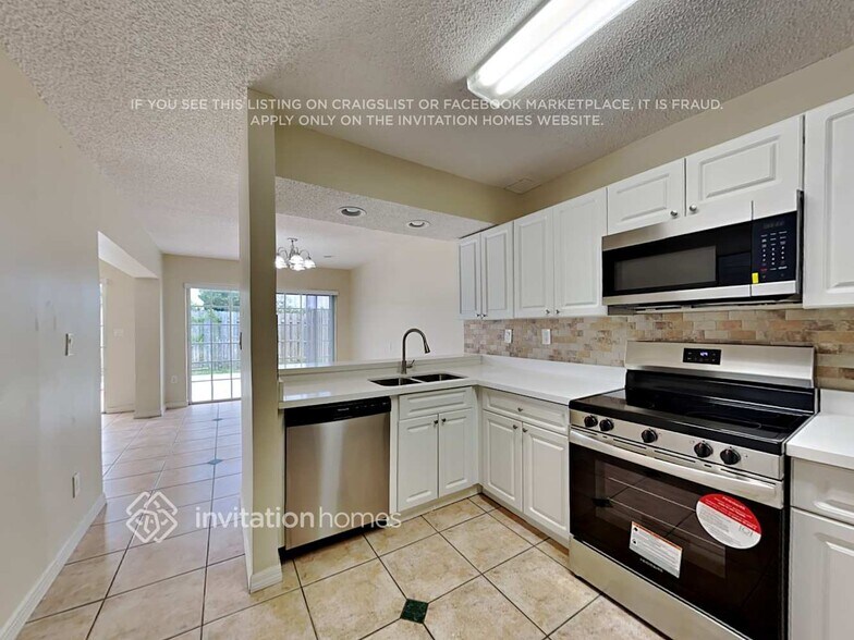 Building Photo - 15671 SW 143rd Ave