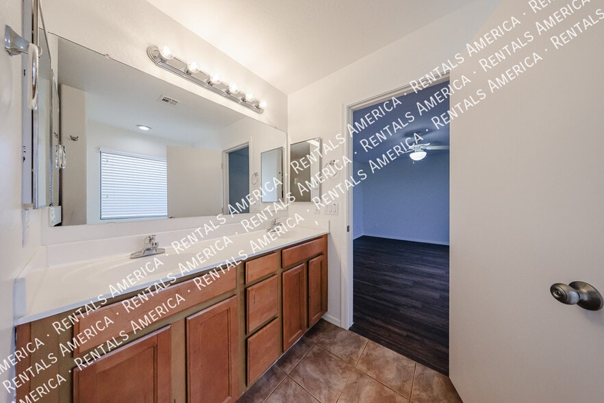 Building Photo - 29120 N Yellow Bee Dr