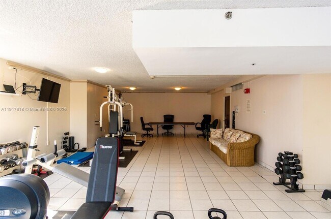 Building Photo - 145 SE 25th Rd