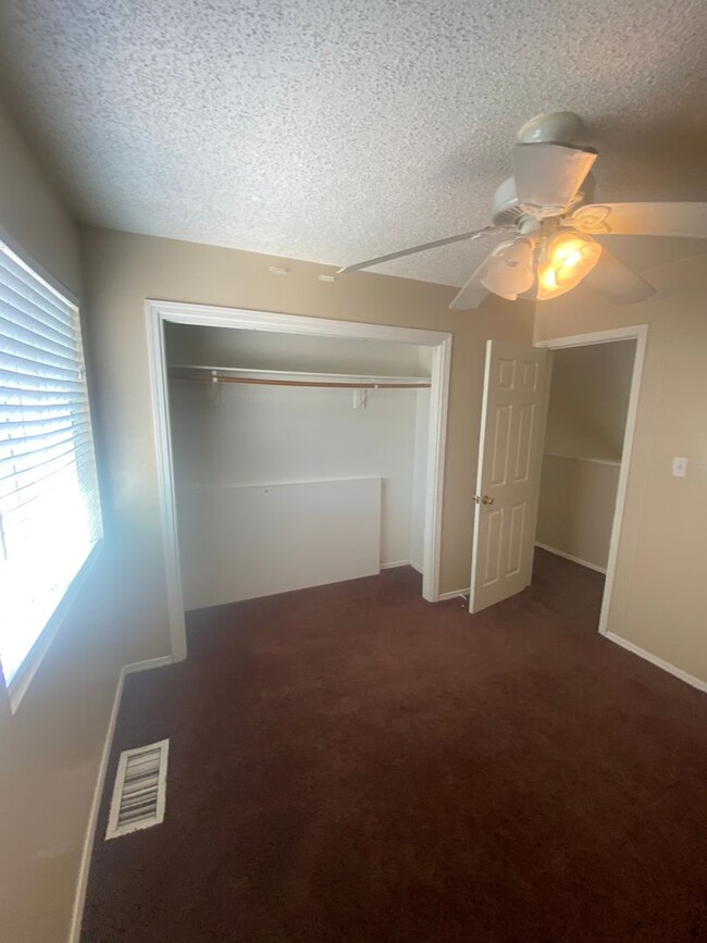 Building Photo - Spacious 2 Bedroom Condo for Rent!