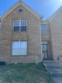 Building Photo - Renovated 4 Bedroom 3 Bath Townhome for Rent!