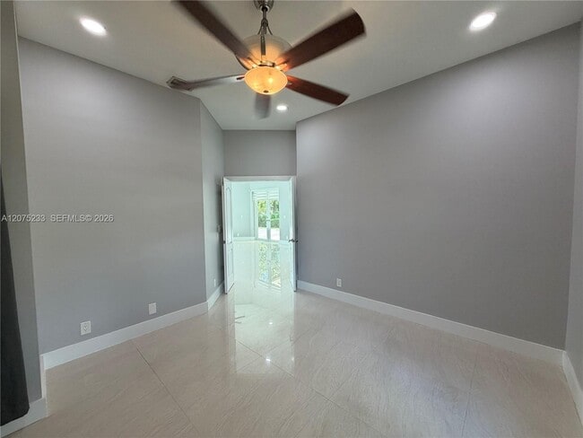 Building Photo - 5600 SW 199th Ave