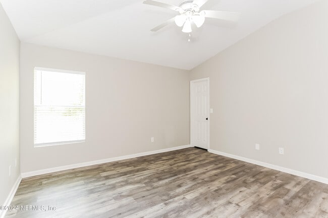 Building Photo - 10413 Dobell Rd