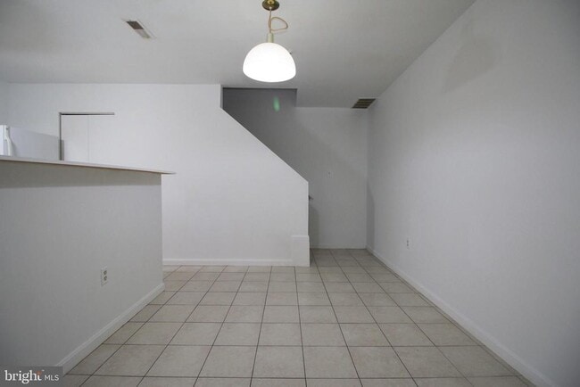 Building Photo - 10144 Reprise Dr