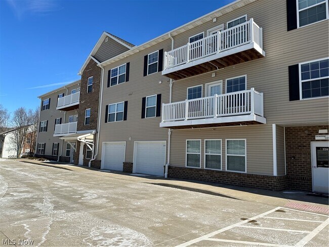 Building Photo - 558 Colony Park Dr