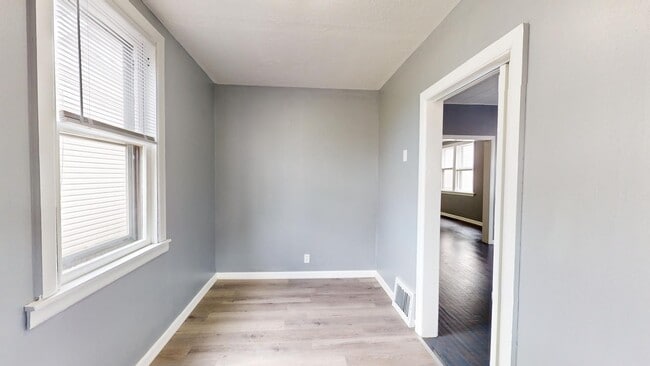 Building Photo - ** AVAILABLE OCTOBER 2025 *** Old Brooklyn...