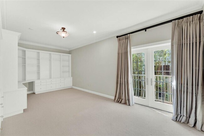 Building Photo - 200 S Interlachen Ave