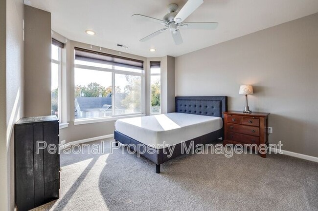 Building Photo - 112 W 24th St