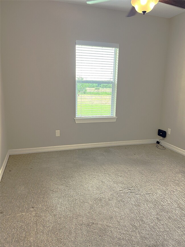 Building Photo - 9723 Highland Pointe Dr