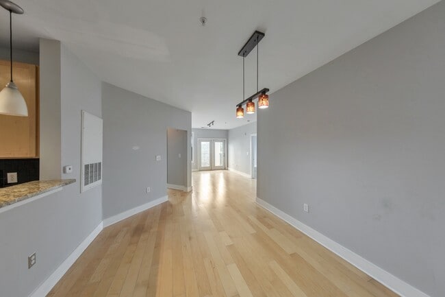 Building Photo - 799 Hammond Dr NE
