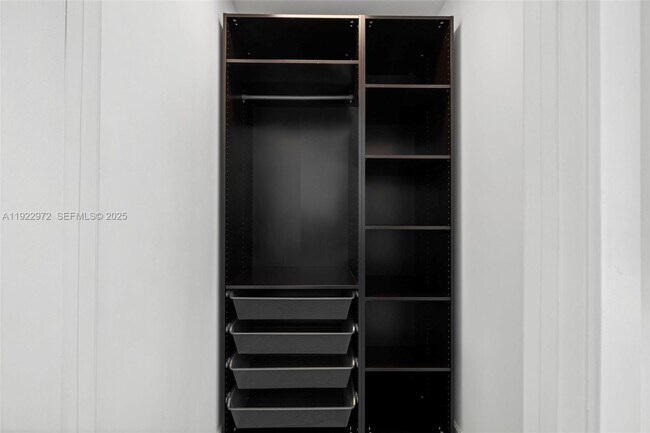 Building Photo - 18555 Collins Ave