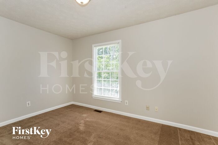 Building Photo - 155 Beaverwood Ln