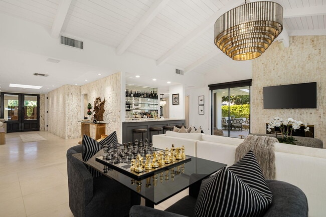 Building Photo - 6 Exeter Ct