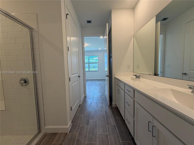 Building Photo - 3747 Harborside Ave