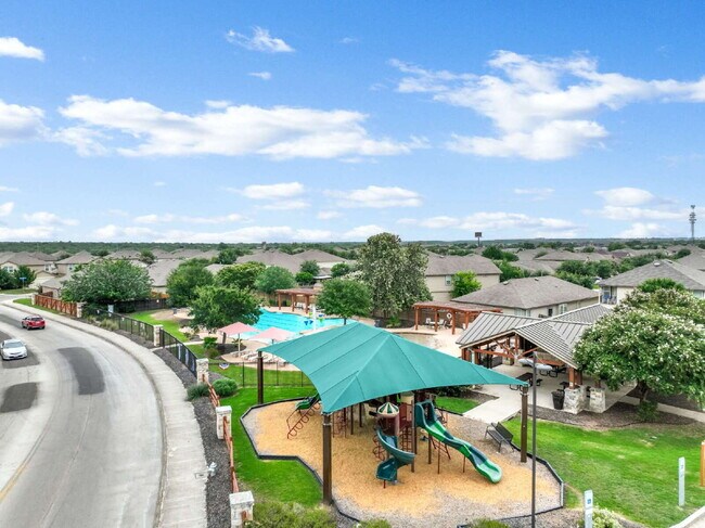 Building Photo - "Charming 3-Bed Oasis with 2.5 Baths in Sa...