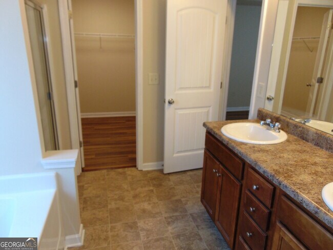 Building Photo - 1320 Napa Valley Dr SW