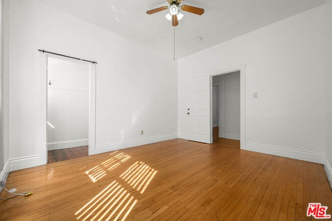 Building Photo - 1223 W 23rd St