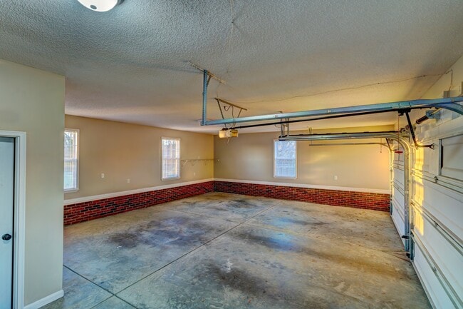 Building Photo - 2210 Stony Point Rd