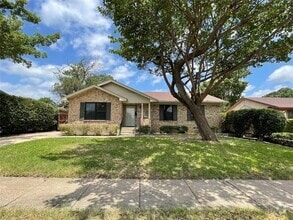 Building Photo - 2317 English Dr
