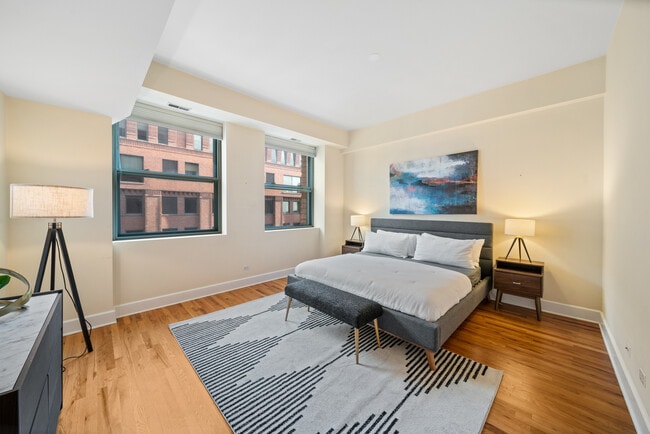 Building Photo - 165 N Canal St