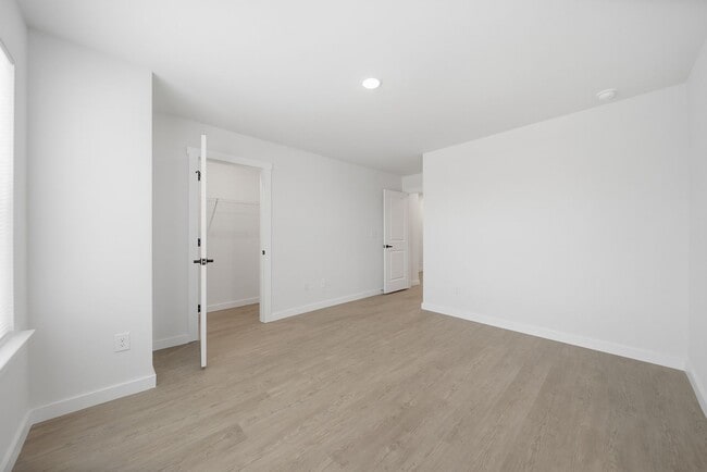 Building Photo - Brand-New 3BR/2.5BA Luxury Duplex in NW Hickory – Spacious, Modern & Move-In Ready!