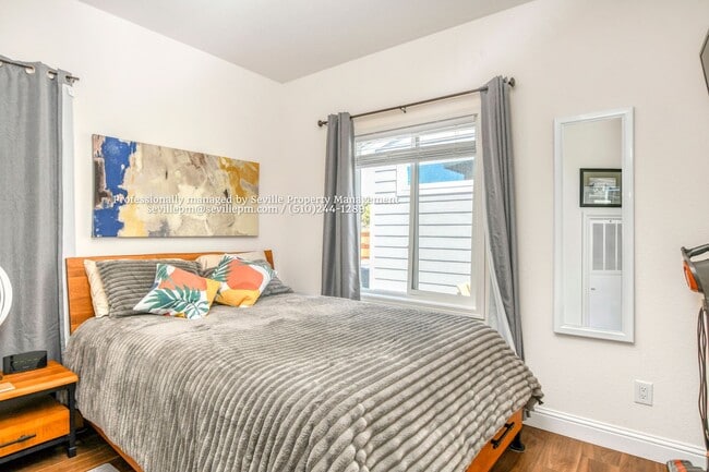 Building Photo - NEWER 2 BR/1 BA detached 1-story unit available soon@