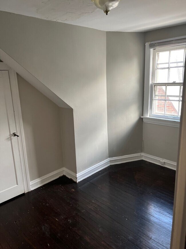 Building Photo - 3638 Lynnfield Rd