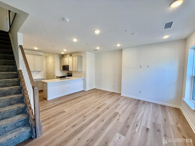 Building Photo - 400 Willow St