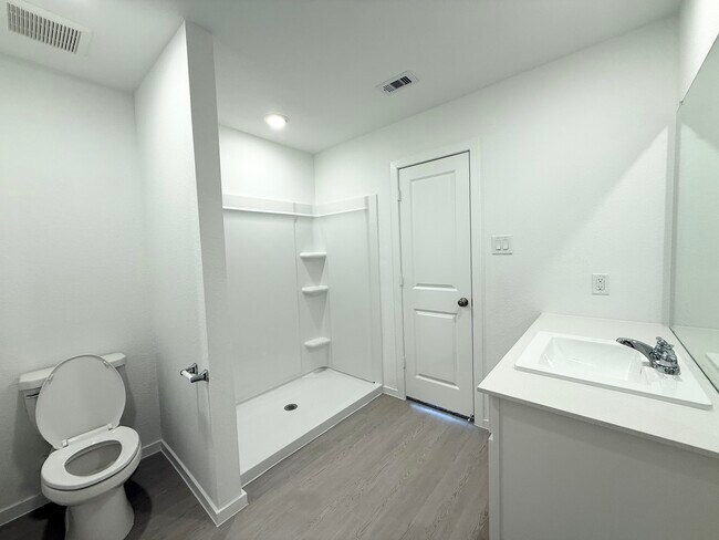 Building Photo - 28907 Bison Haven Dr