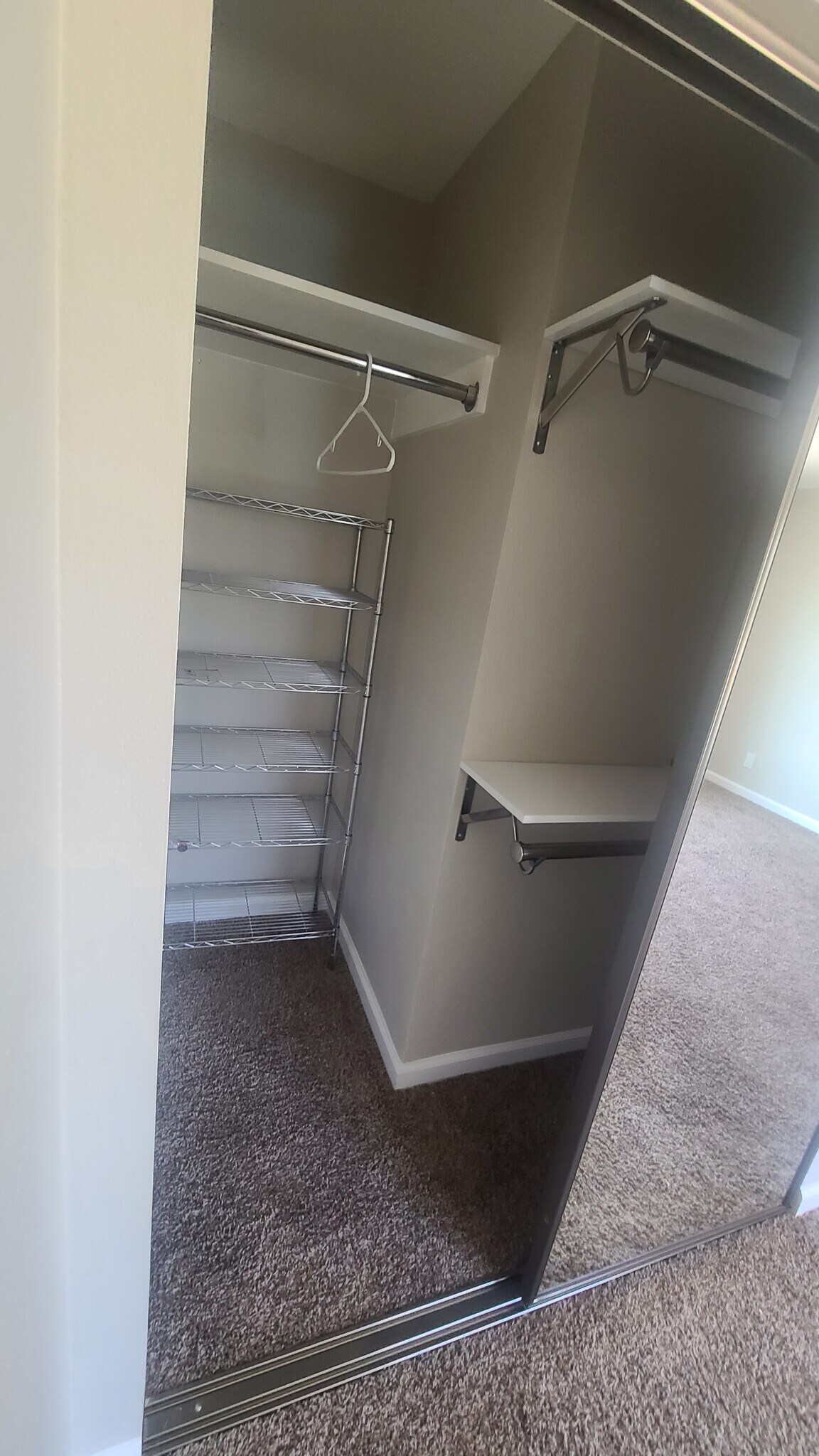 Building Photo - 3704 E Bond Ave