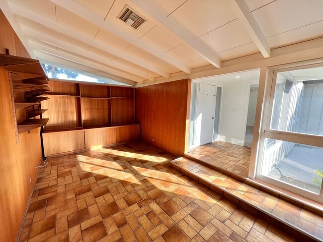 Building Photo - 3063 Volk Ave
