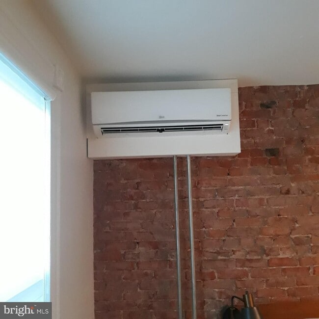 Building Photo - 1201 Penn Ave