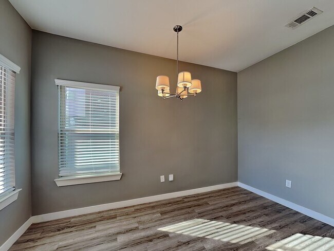 Building Photo - 1553 Fiji St