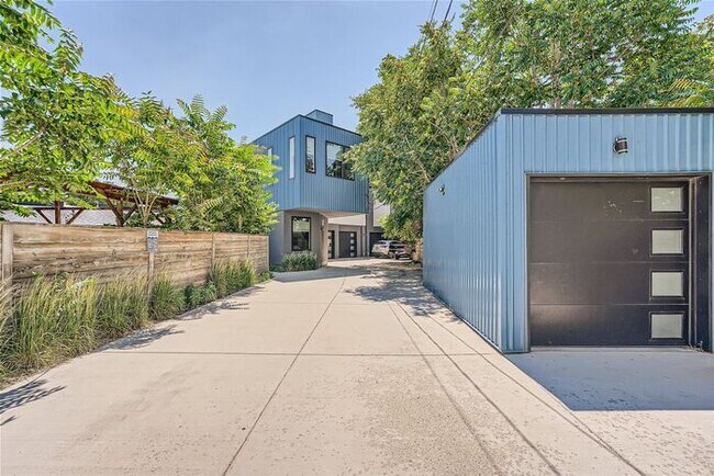Building Photo - Luxurious 3br/3ba in RiNo + ROOFTOP PATIO!