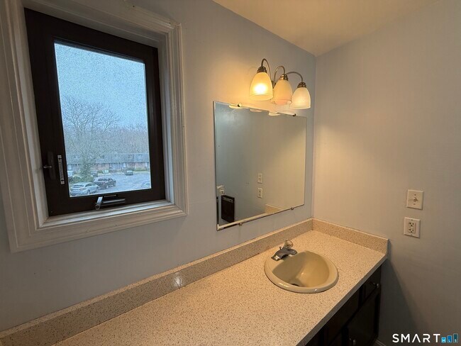 Building Photo - 32 Upper Pattagansett Rd