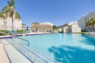 Building Photo - 2625 FL-590