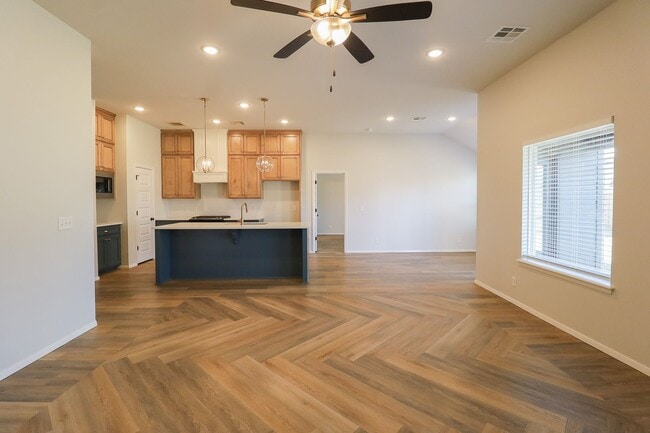 Building Photo - 4 Bed 2 Bath New Construction Home in Bixby